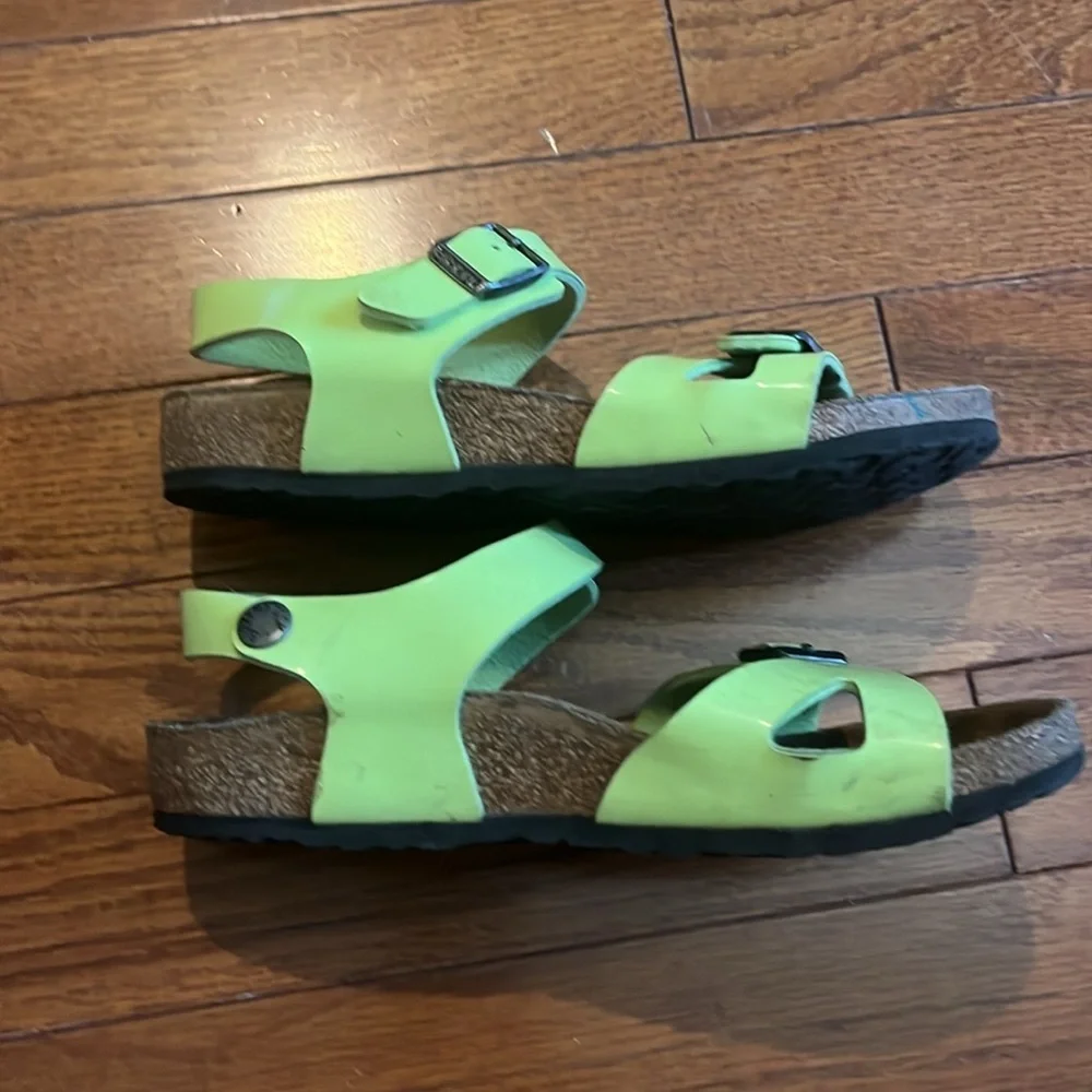 Birkenstock | Taormina Kids Patent Green Glow Sandal‎ Size 2